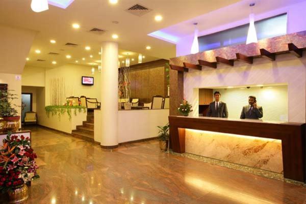 Hotel Utsav Deluxe 푸네 외부 사진
