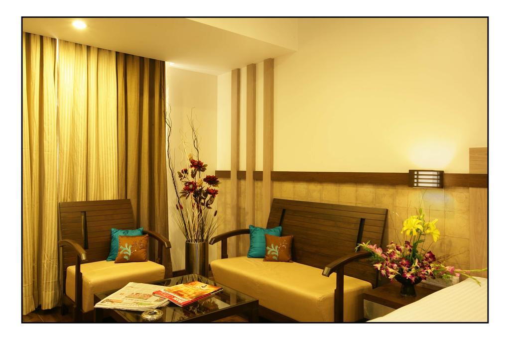 Hotel Utsav Deluxe 푸네 외부 사진