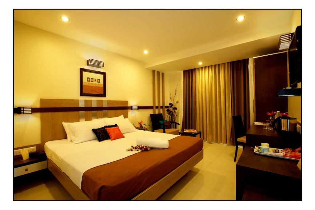 Hotel Utsav Deluxe 푸네 외부 사진