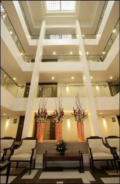 Hotel Utsav Deluxe 푸네 외부 사진