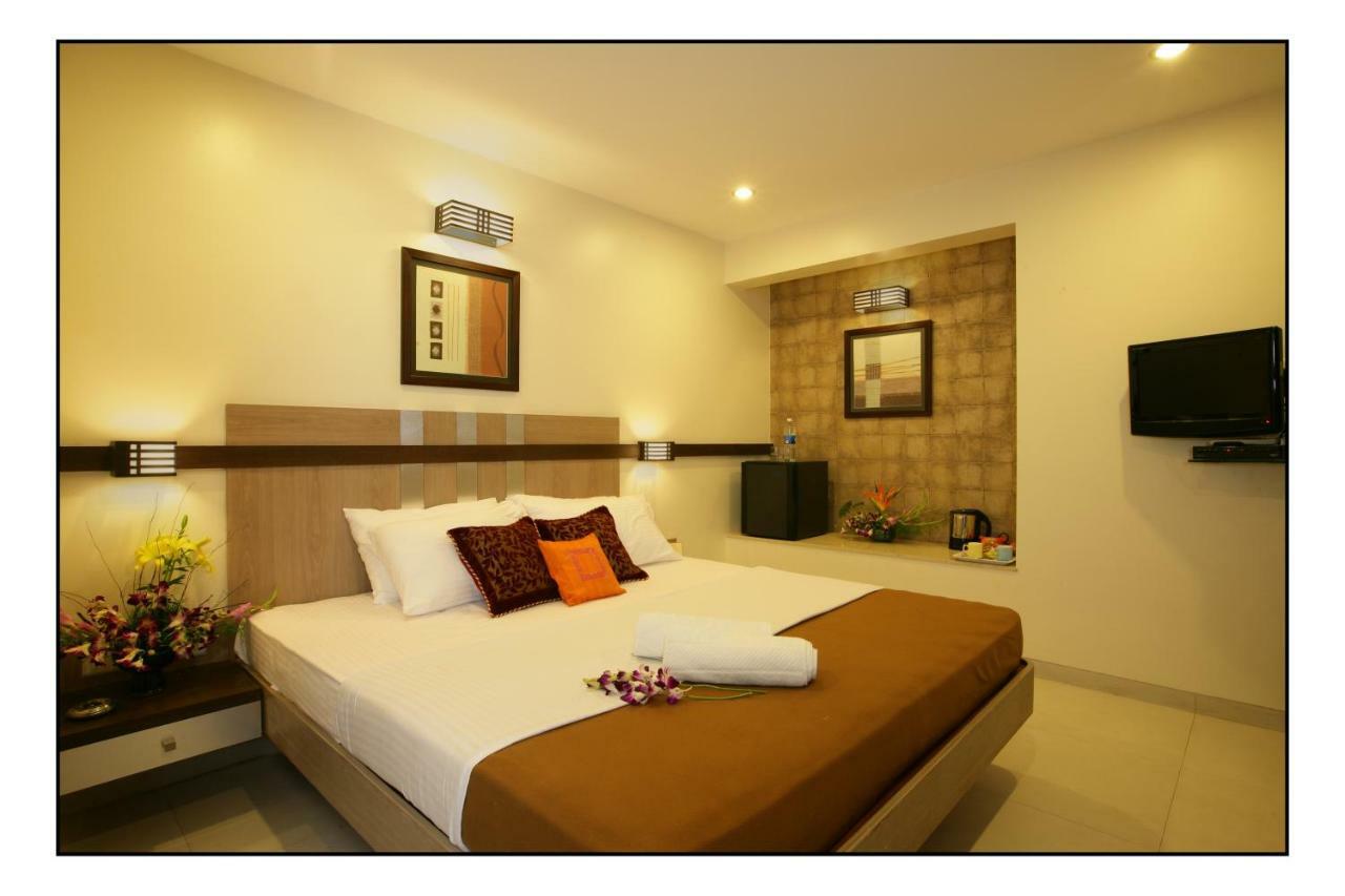 Hotel Utsav Deluxe 푸네 외부 사진